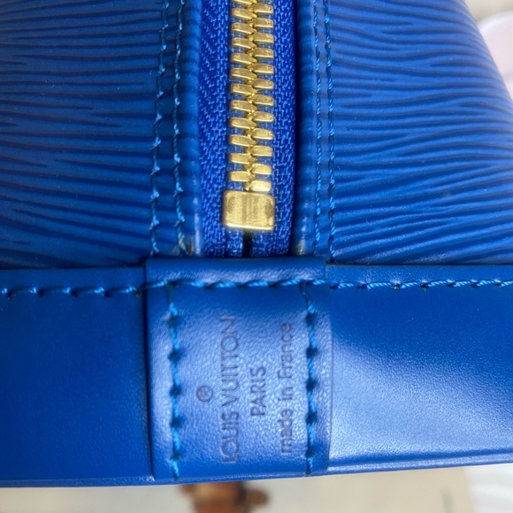 Louis Vuitton Alma Epi Blue PM - Picture 10 of 11